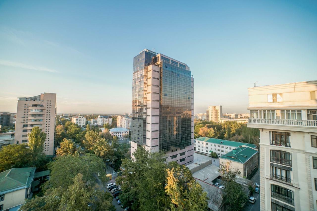 Spacious And Cozy Apartment In Bishkek Center Extérieur photo